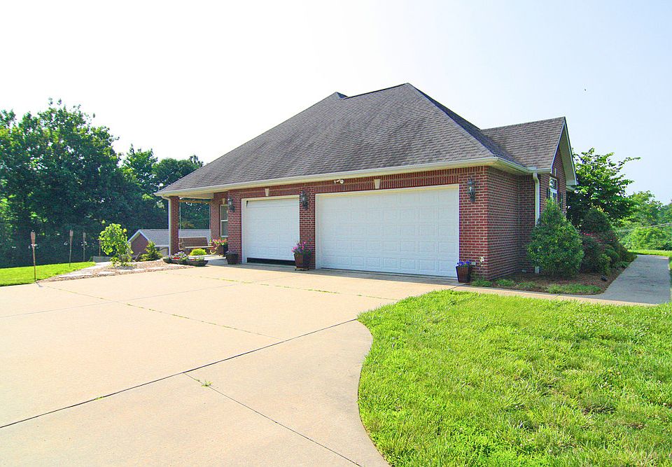 1st image of 168 Hydepark Dr