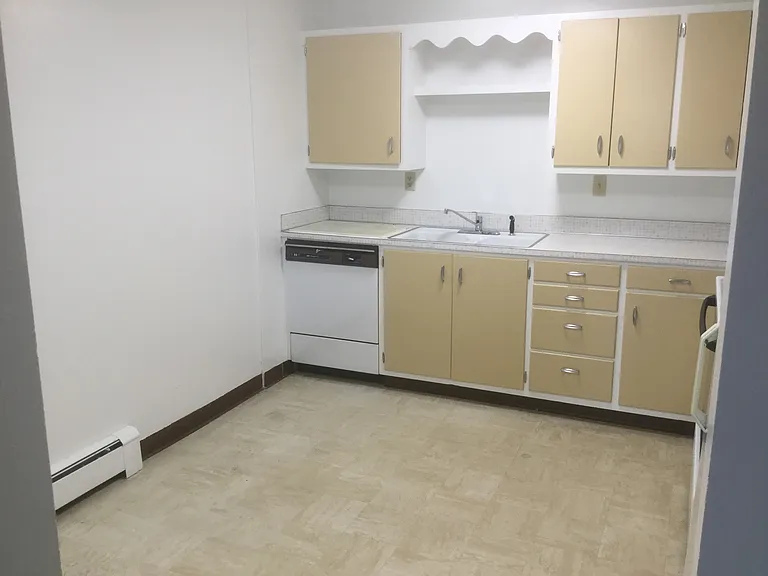 2608 House Ave - Capitol Apartments — Photo 2