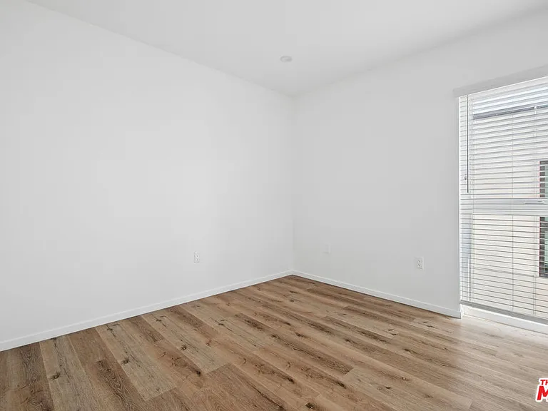 662 N Mariposa Ave #1/2 — Photo 12