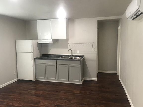 3rd image of 1609 1st St