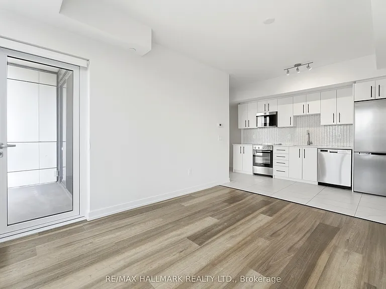 5 Wellington St S #1406 — Photo 7