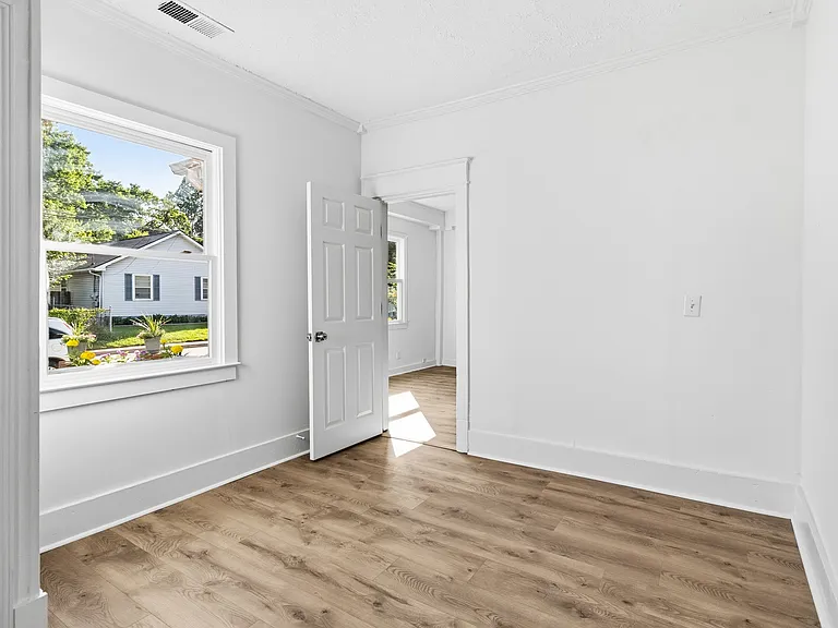 105 Marne Ave — Photo 10