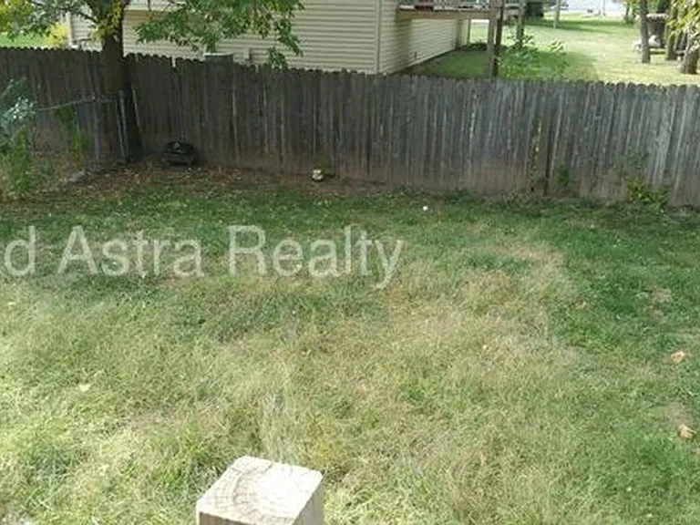 6136 Long Ave — Photo 15