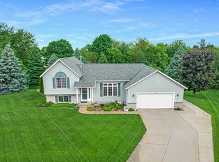 4380 Tracy Trl, Dorr, MI 49323