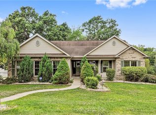 4044 Blue Willow St, Irwin, PA 15642