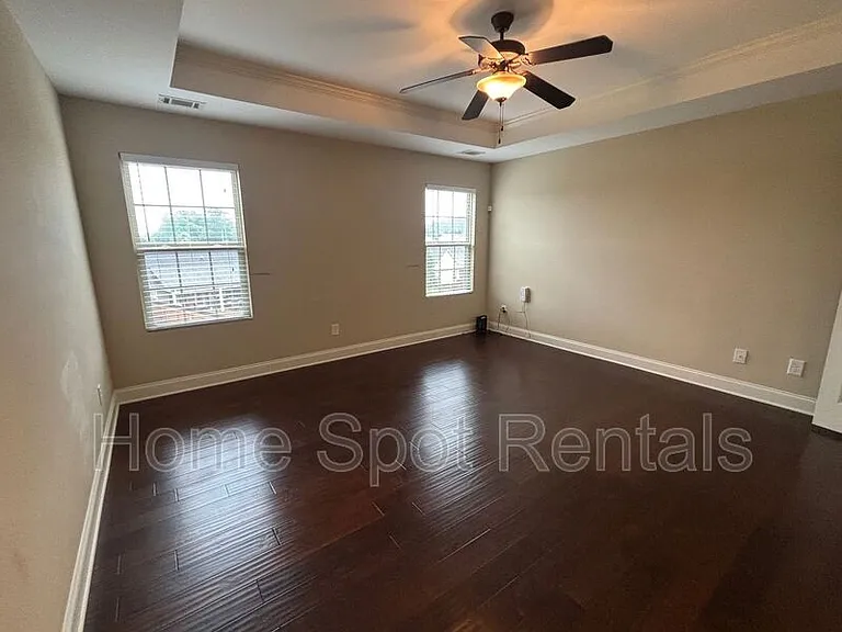 4811 Lost Creek Dr — Photo 11