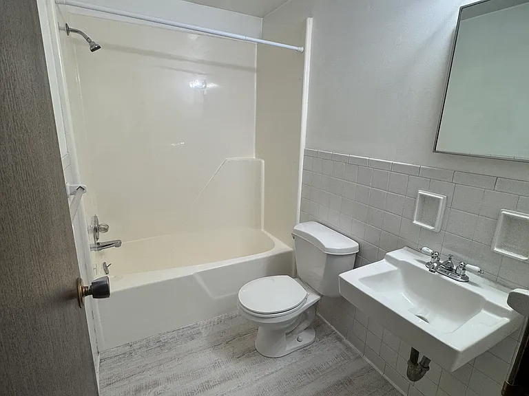514 Dewey Ave — Photo 5