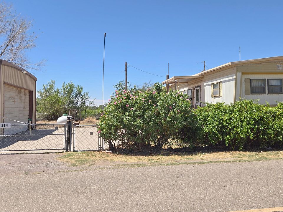 1st image of 814 Foster Ln