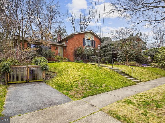 2nd image of 3908 Montrose Dr