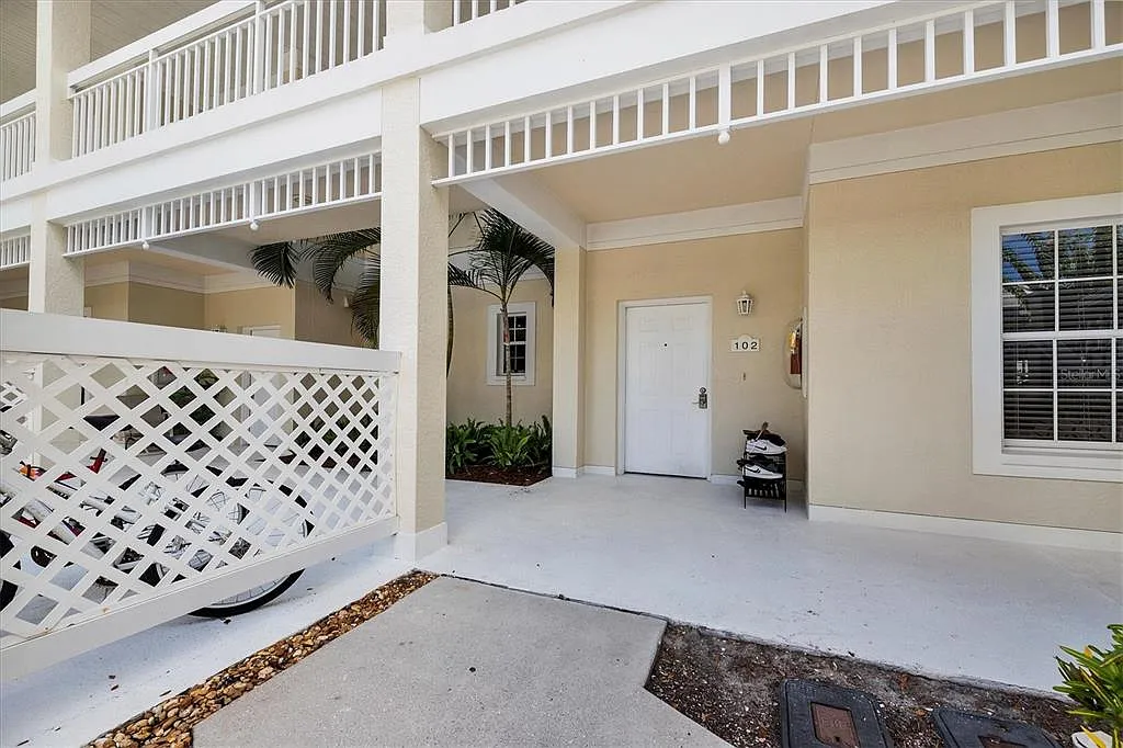 2 bed, 2.0 bath, 1215 sqft, $3,000 — Photo 3