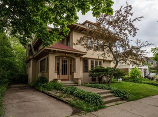 2119 E Kenilworth Pl, Milwaukee, WI 53202