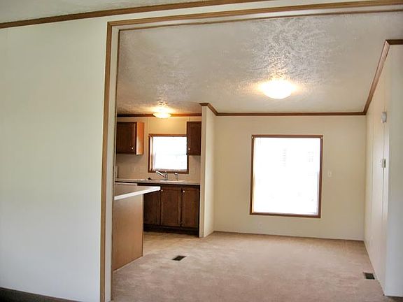 4th image of 16153 Charlemagne Ave