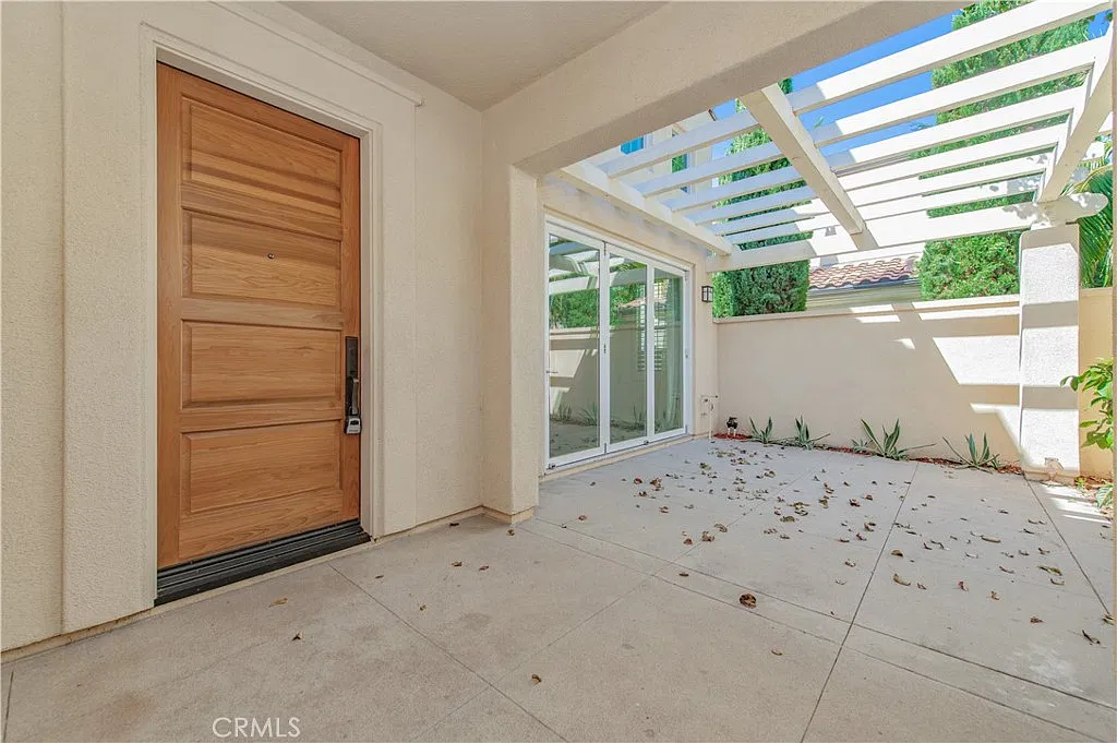 4 bed, 3.5 bath, 2080 sqft, $5,600 — Photo 3