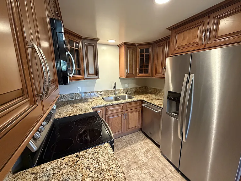 156 E Highland Ave — Photo 1