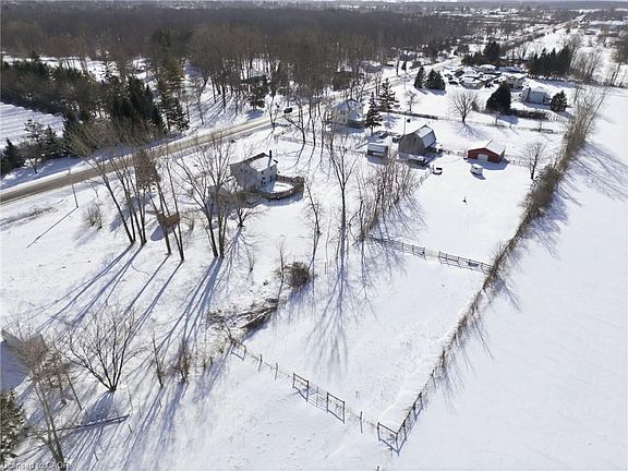 4th image of 211 Robinson Rd