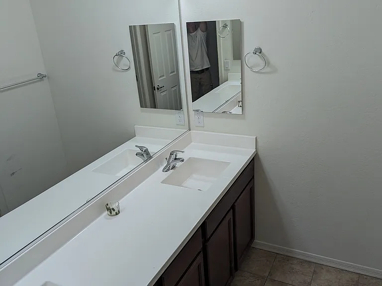 2721 S Eastridge — Photo 3