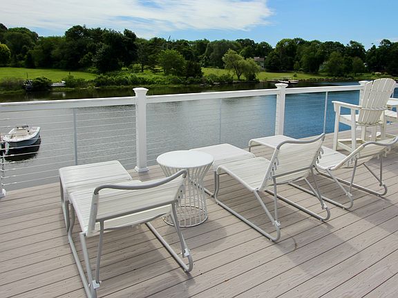 upper deck chaise lounges