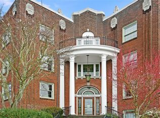 1100 17th Ave APT 203, Seattle, WA 98122