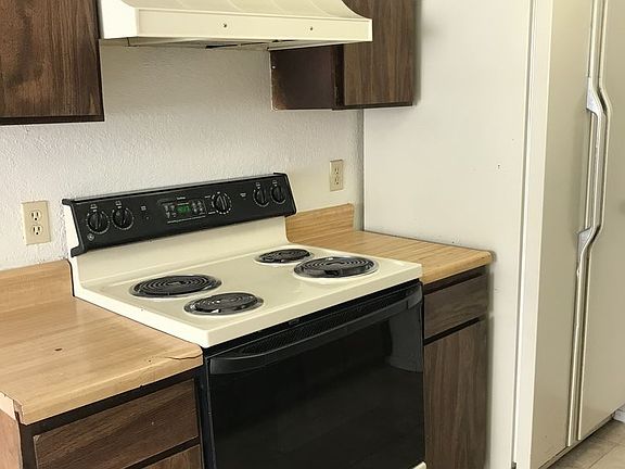 4th image of 2817 N Castro Ave APT 02