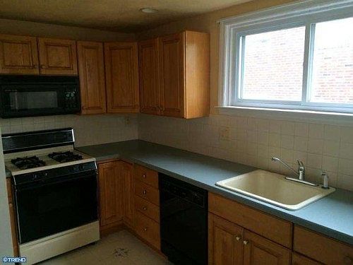 5th image of 912 Fariston Dr