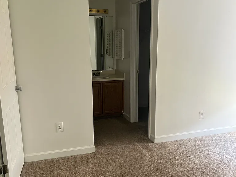 McIver Square Apartments — Photo 38