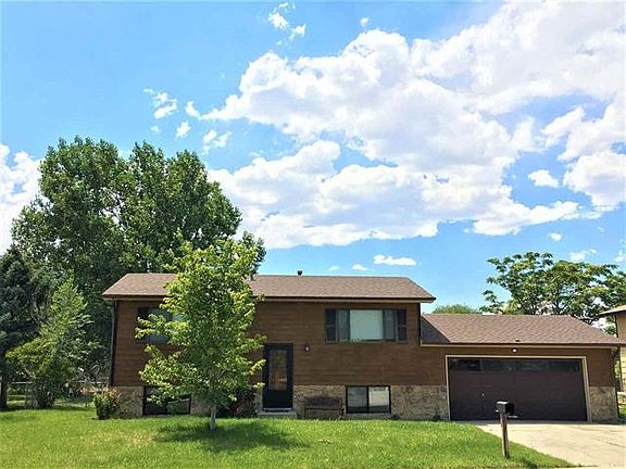 2nd image of 609 1/2 W Indian Creek Dr