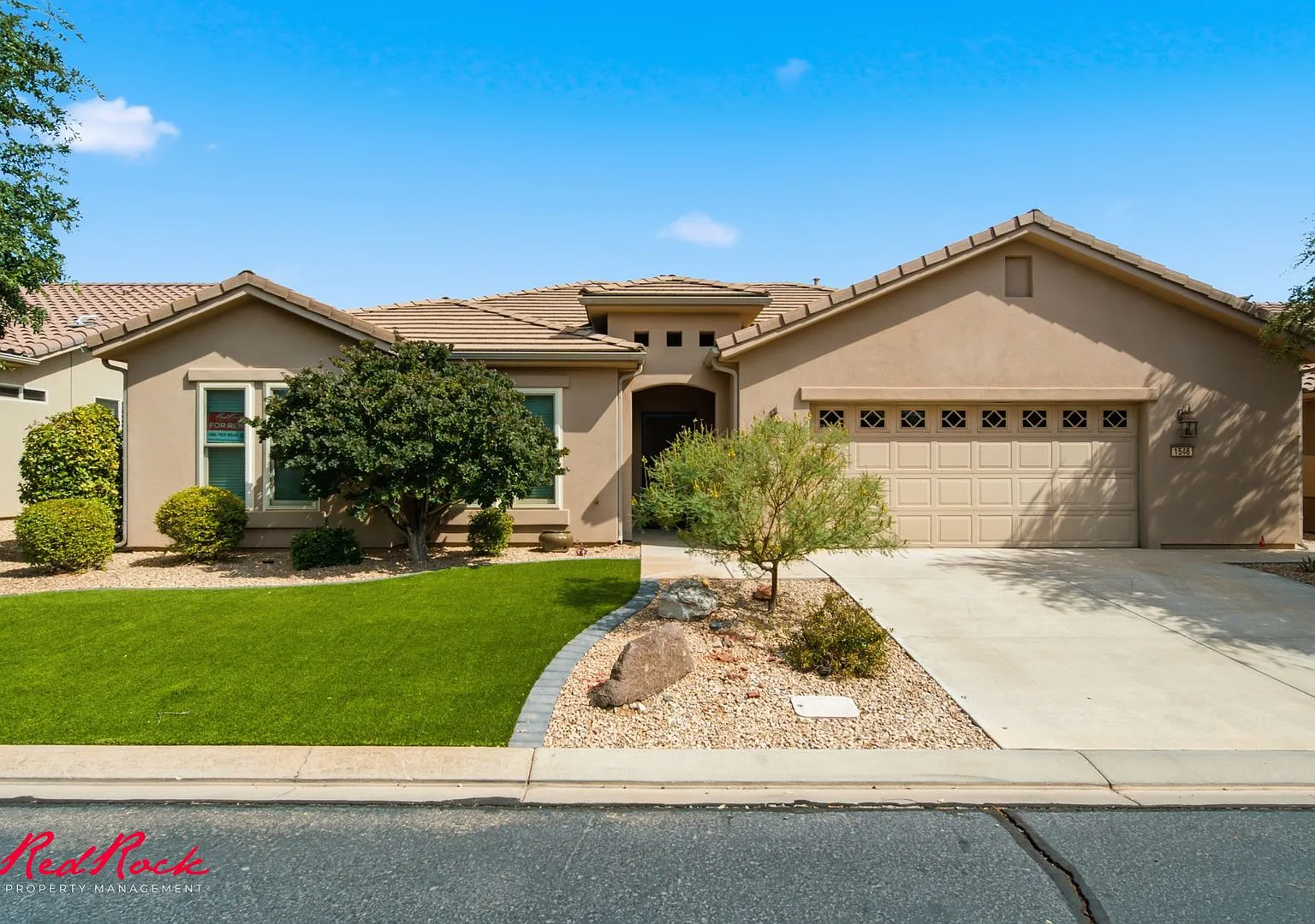 Gorgeous 3 Bedroom Home in SunRiver 55+ Community! — Photo 2