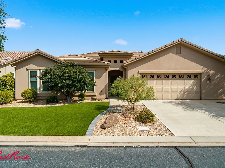 1546 Morane Manor Dr — Photo 2