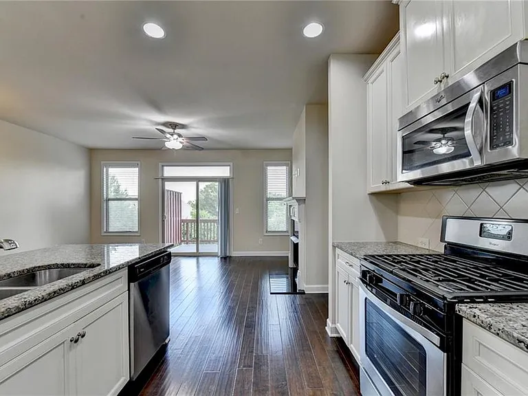 4307 Tacoma Trce — Photo 14