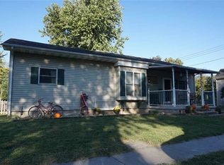 407 N Clinton St, Middletown, IL 62666