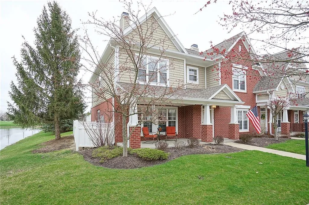 15559 Clearbrook St photo 1