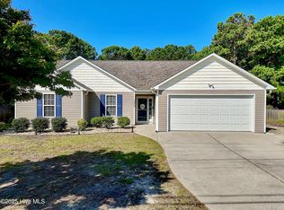 1046 Washington Acres Rd, Hampstead, NC 28443