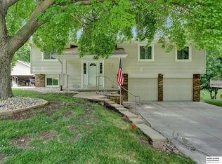 139 Upland Dr, Council Bluffs, IA 51503