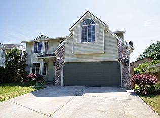 720 Maplewood Ct, Woodburn, OR