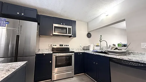 2925 SW 22nd Ave #203 Photo 1