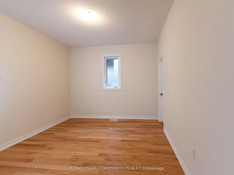 43 Tweedhill Ave — Photo 31
