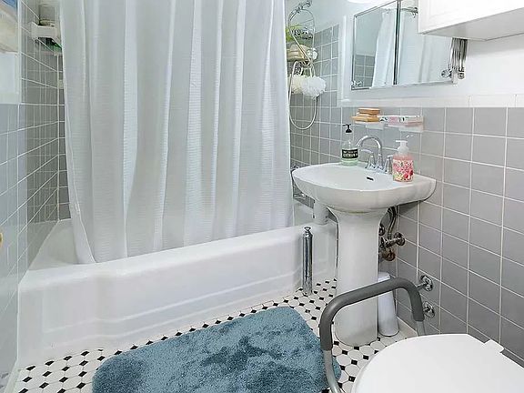 5th image of 5715 Mosholu Ave APT 4H