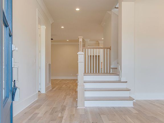 5th image of 3718 Park Ave