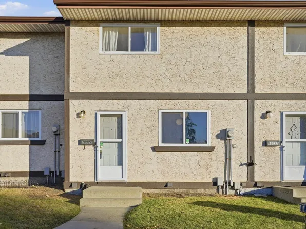 18024 93rd Ave NW, Edmonton, AB T5T 1Y1