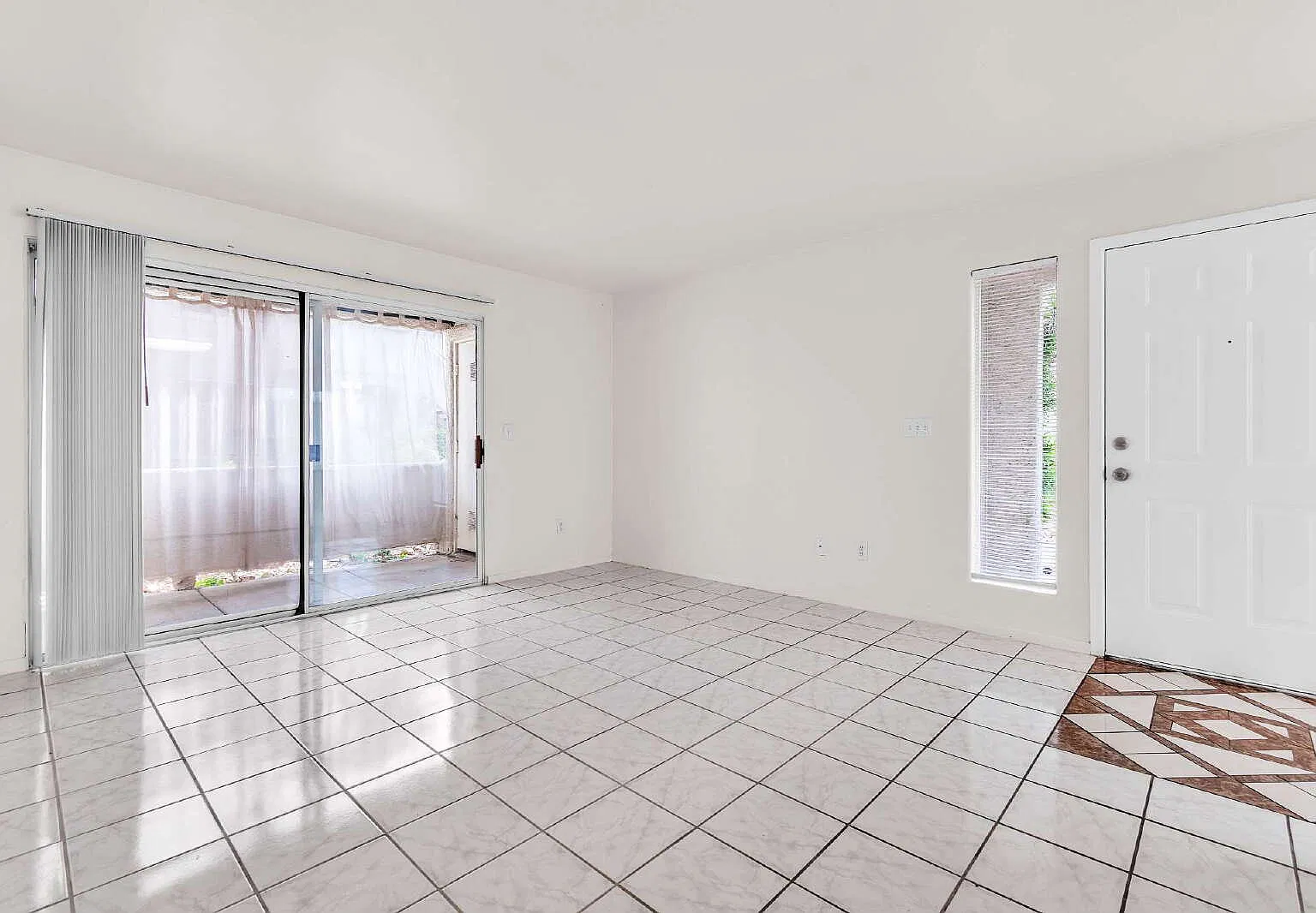 1 bed, 1.0 bath, 697 sqft, $1,095 — Photo 4