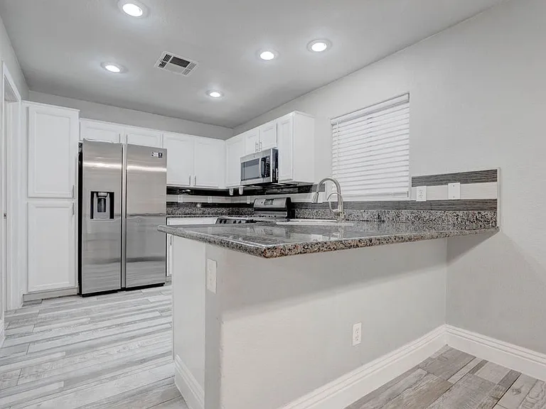 6469 Abbey Door Ct — Photo 27
