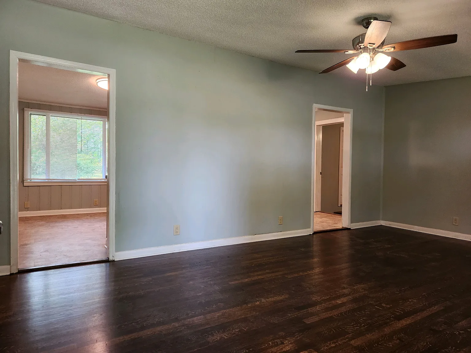 4 bed, 1436 sqft, $1,500 — Photo 2