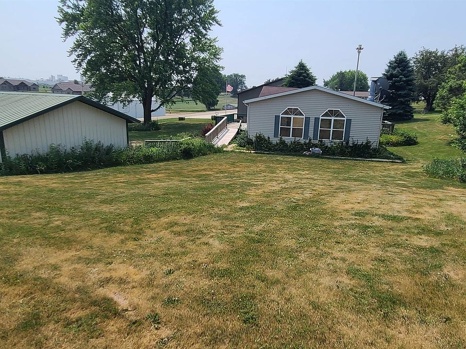 206 Main St, Luana, IA 52156 Zillow