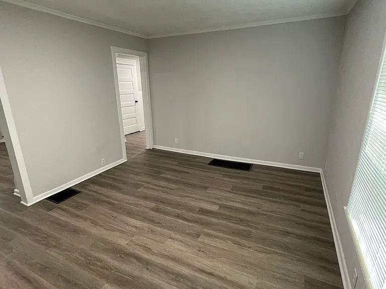 1601 Oakley Ave — Photo 6