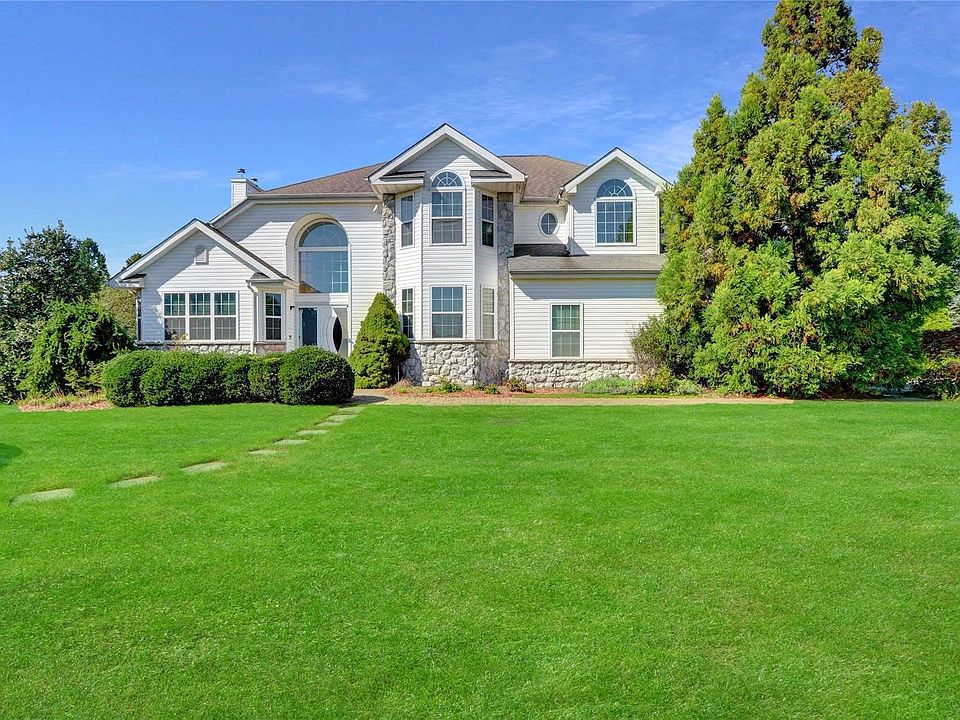 1st image of 16 Redwood Lane