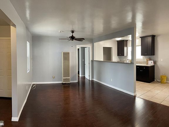 3rd image of 1059 W 105th St #2