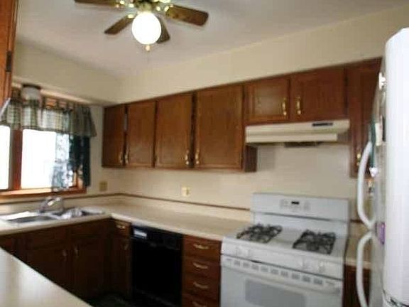 Kitchen ~clean and neat