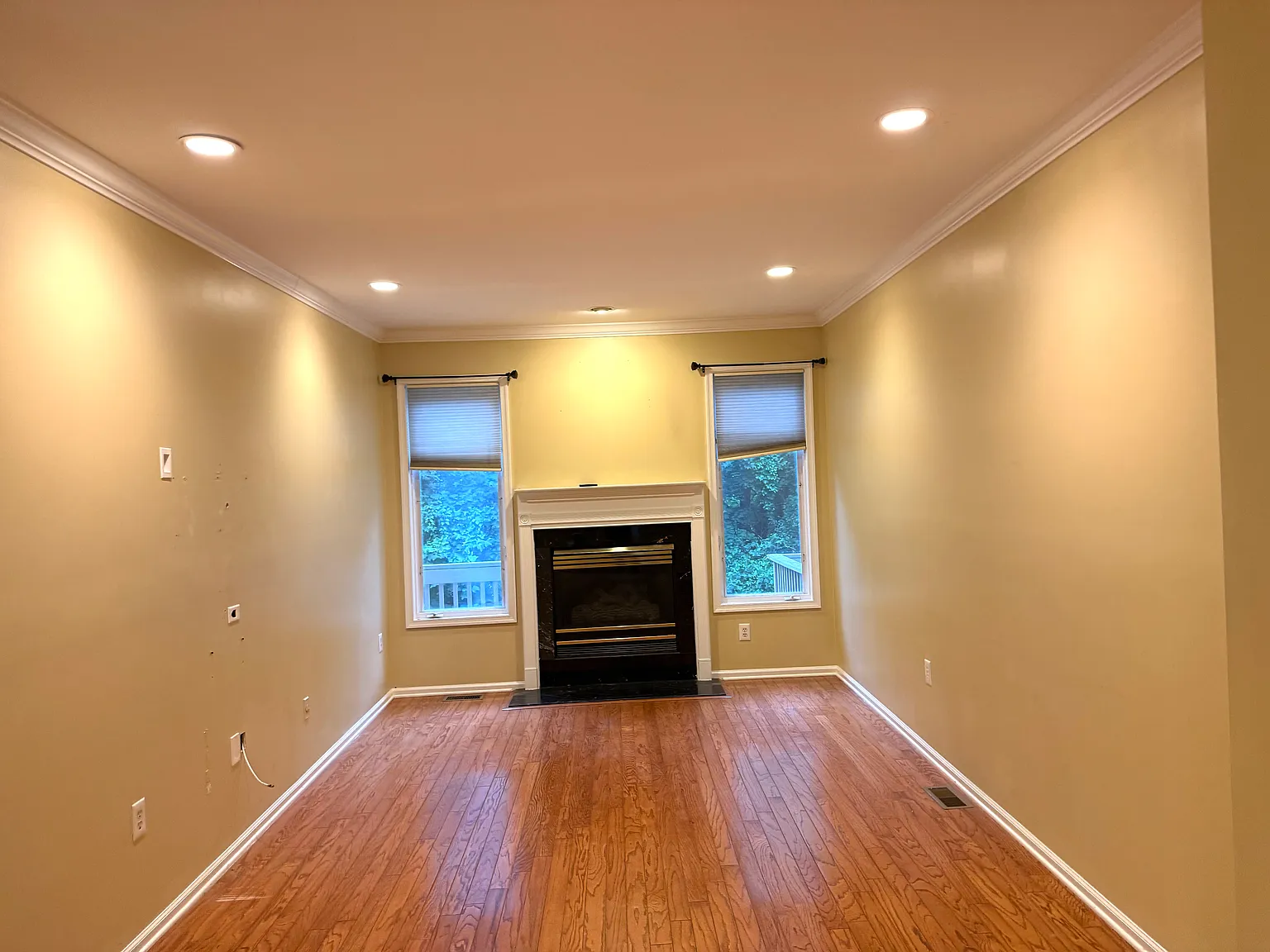 3 bed, 1996 sqft, $4,400 — Photo 2