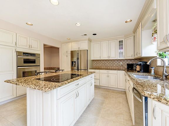 5th image of 267 Vista Dr