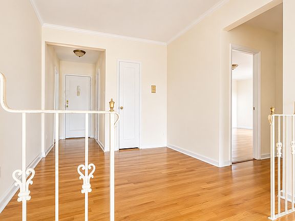 4th image of 920 E 17th St APT 406